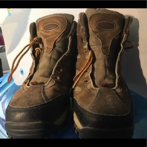 Bearpaw Woman’s Hiking Boots size 7
